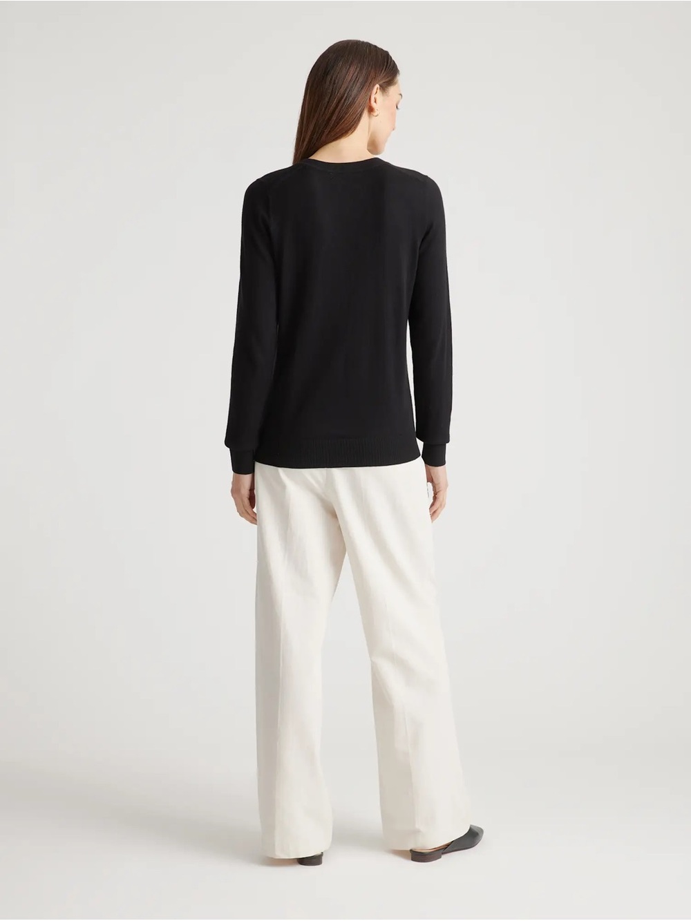 Quince Lightweight Cotton Cashmere V-Neck Sweater - Picture 5 of 5